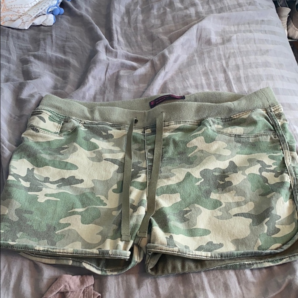 Comfortable camo pattern jean shorts!